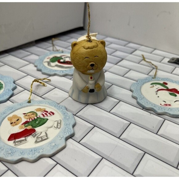 Vintage Jasco Beaver Jingle Bell & 4 Chistmas Ornaments Lot of 5 Ceramic Taiwan - Picture 2 of 14